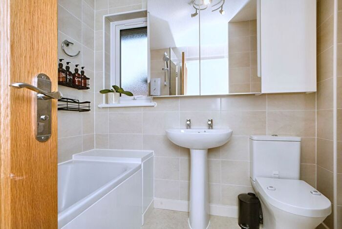 2 Bedroom Detached Bungalow For Sale In Kirk Park, Dunbar, EH42
