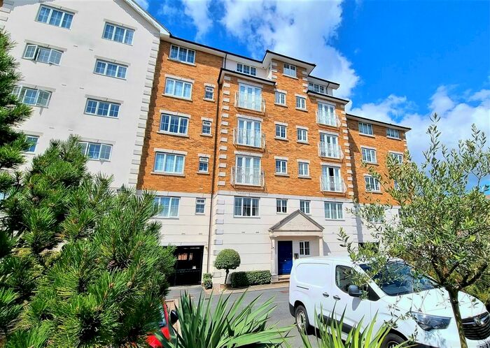 2 Bedroom Flat For Sale In Golden Gate Way, Eastbourne, BN23