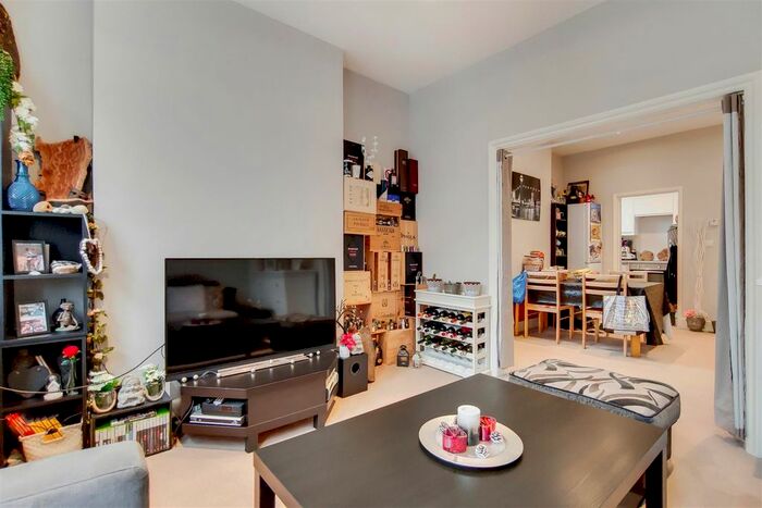 1 Bedroom Flat To Rent In Humbolt Road, London, W6