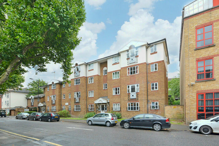 2 Bedroom Apartment To Rent In Crofters Court, Croft Street, SE8