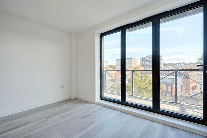 2 Bedroom Apartment To Rent In Gabriels Hill, Maidstone, ME15