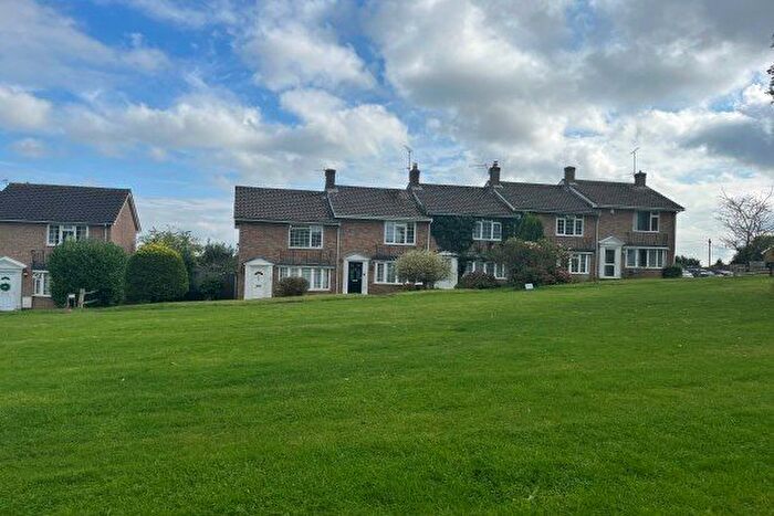 2 Bedroom Semi-Detached House To Rent In Tower Ride, Uckfield, TN22