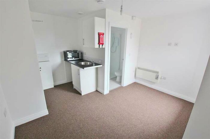 1 Bedroom Studio Flat To Rent In Ashley Road Parkstone, Poole, BH14