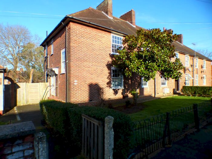 1 Bedroom Flat To Rent In Prestbury Square, London SE9