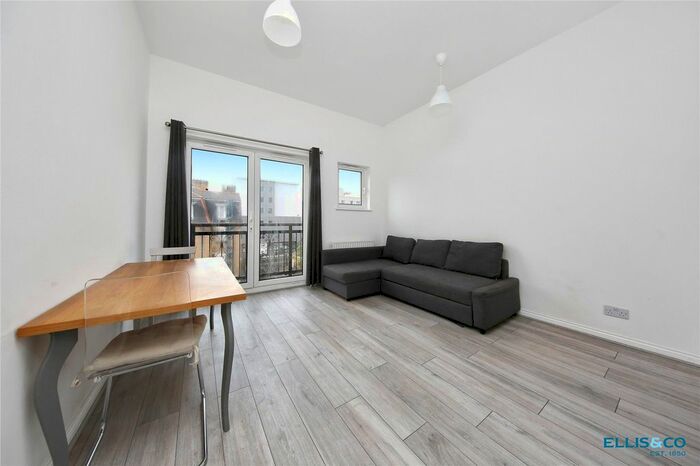 1 Bedroom Flat To Rent In Millennium Place, London, E2