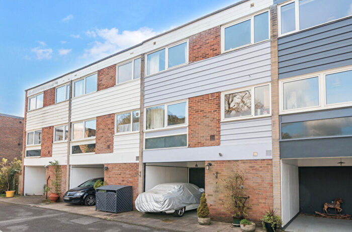 3 Bedroom Terraced House For Sale In High Point, Weybridge, Surrey, KT13
