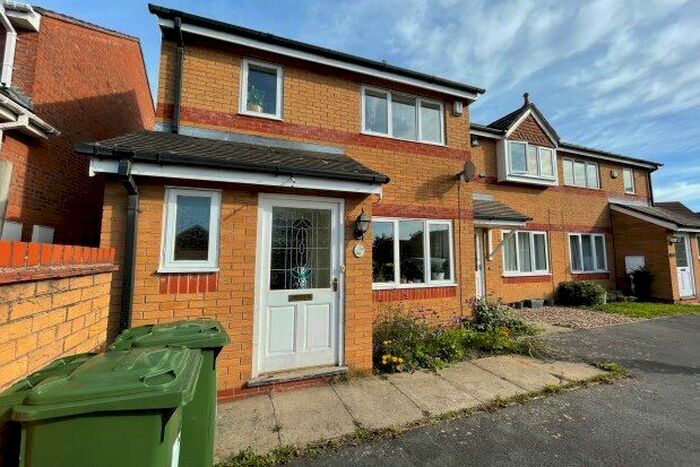 3 Bedroom Property To Rent In Ferrars Court, Leicester, LE3