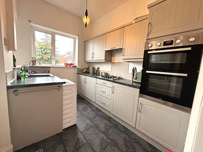 2 Bedroom Terraced House For Sale In Wortley Road, High Green, S35