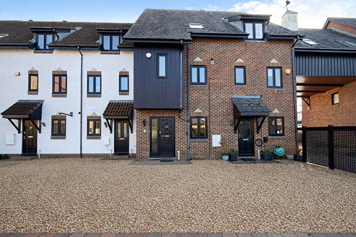 3 Bedroom Town House For Sale In Endeavour Way, Hythe, Southampton, SO45