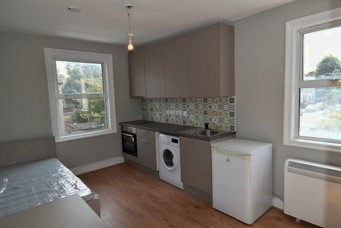 Studio To Rent In Tynemouth Road, South Tottenham, N15