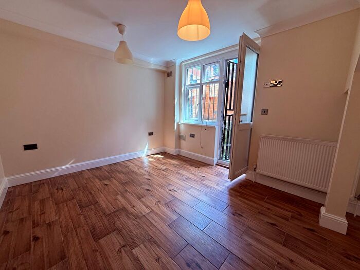1 Bedroom Flat To Rent In Northwold Road, London, E5