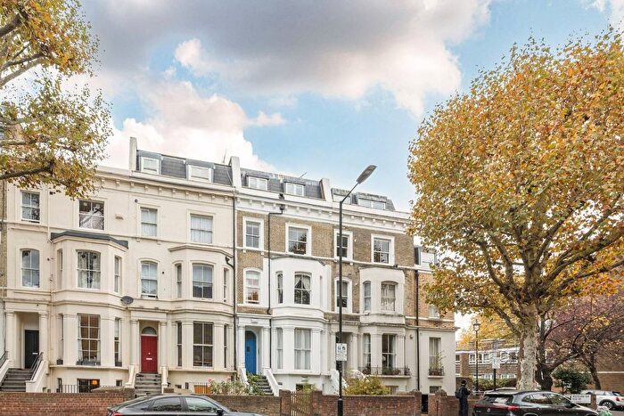 1 Bedroom Flat For Sale In Westbourne Park Road, Notting Hill, London, W11