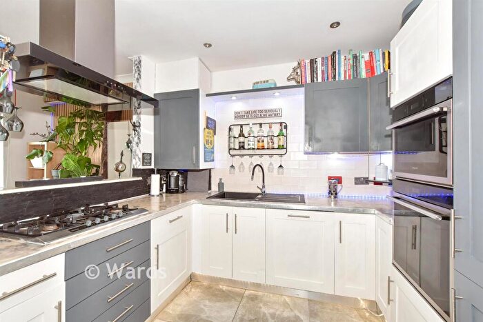 2 Bedroom Apartment For Sale In Seabrook Road, Hythe, Kent, CT21