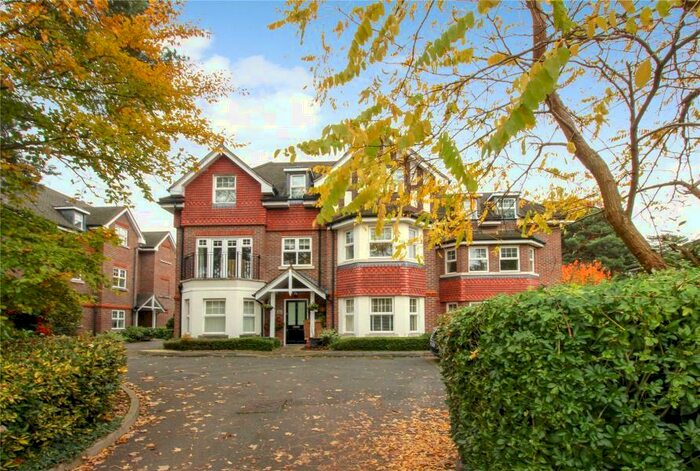 2 Bedroom Flat To Rent In Woking, Surrey, GU21