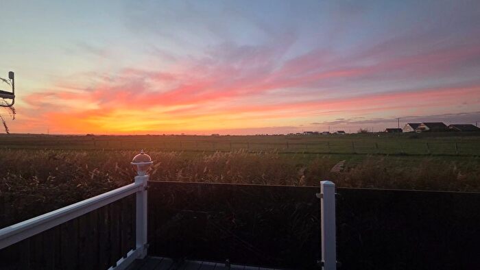 3 Bedroom Park Home For Sale In Faversham Road, Seasalter, Whitstable, CT5