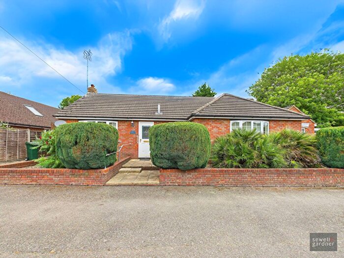 3 Bedroom Bungalow For Sale In The Crescent, Croxley Green, Rickmansworth, WD3
