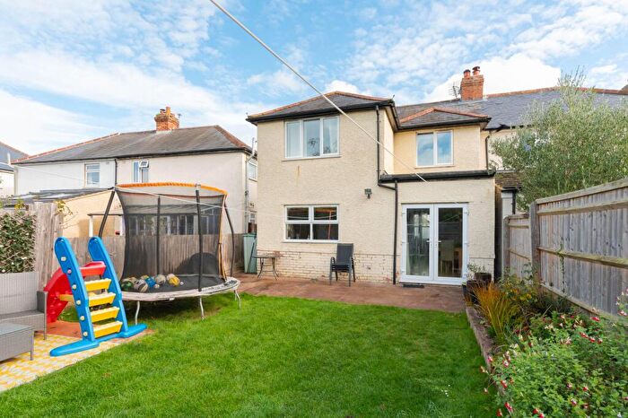 4 Bedroom Semi Detached House For Sale In Dene Road, Headington, OX3