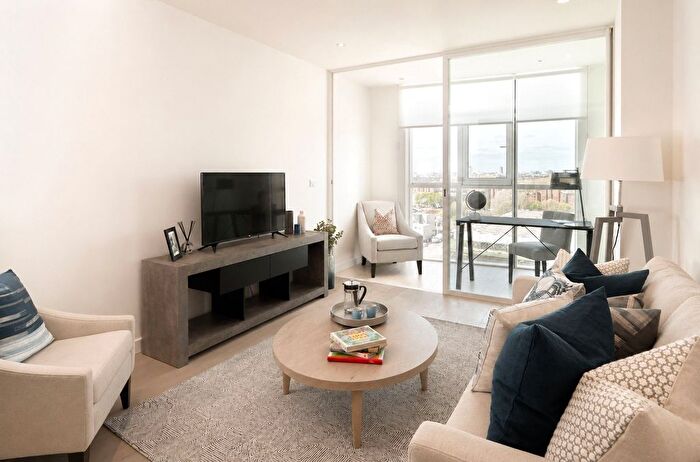 1 Bedroom Flat To Rent In Wandsworth Road, Sky Gardens, SW8