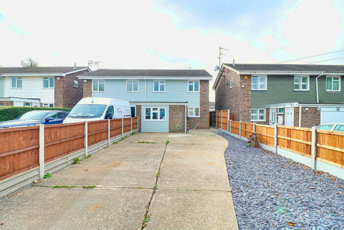 4 Bedroom Semi-Detached House To Rent In Arundel Road, Benfleet, SS7