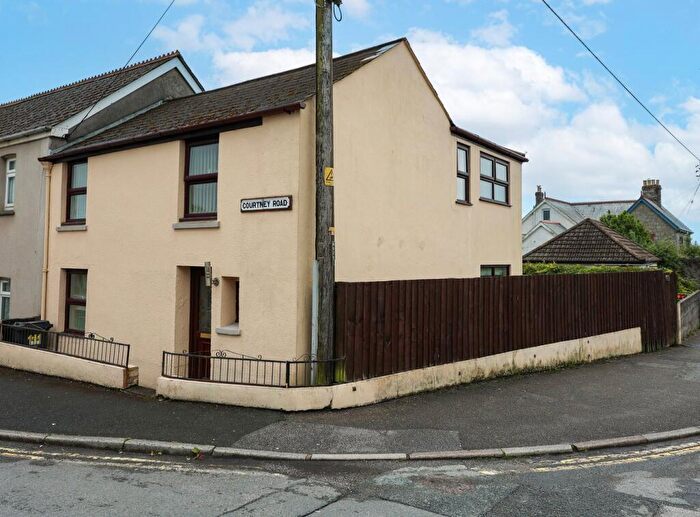 2 Bedroom Semi-Detached House For Sale In Slades Road, St Austell, PL25