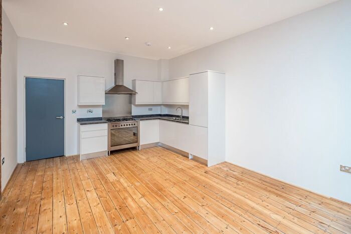 4 Bedroom Flat To Rent In Underwood Street, Old Street, N1