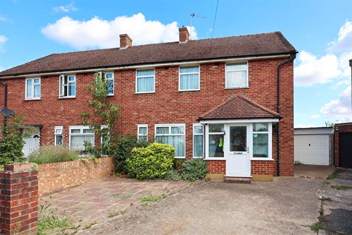 3 Bedroom Semi-Detached House For Sale In Harlington Road, Hillingdon, UB8