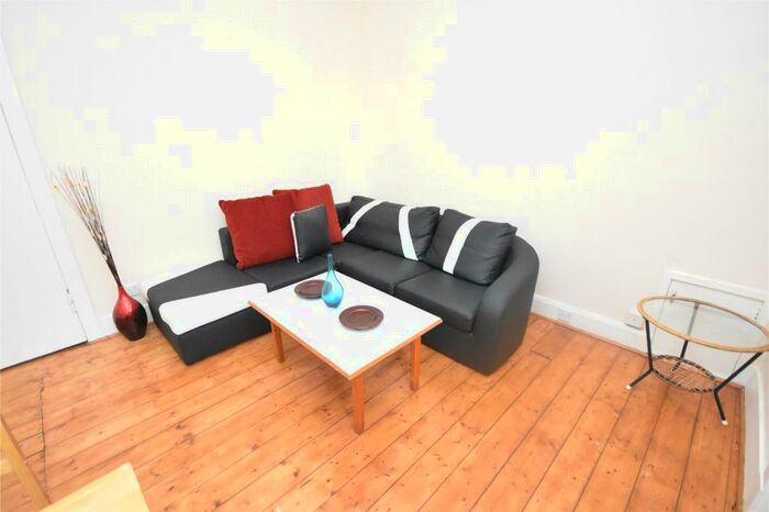2 Bedroom Flat To Rent In Elmbank Terrace, Ground Floor Left, Kittybrewster, Aberdeen, AB24