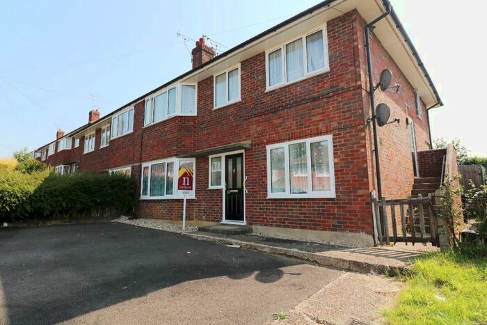 2 Bedroom Flat To Rent In Repton Manor Road, Ashford, TN23