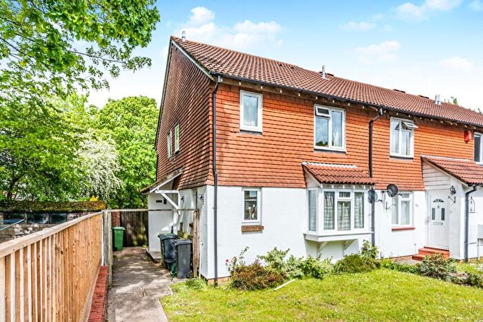 2 Bedroom House To Rent In Torridge Gardens, West End, Southampton, SO18