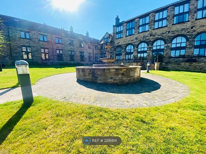 2 Bedroom Flat To Rent In Richardshaw Lane, Pudsey, LS28