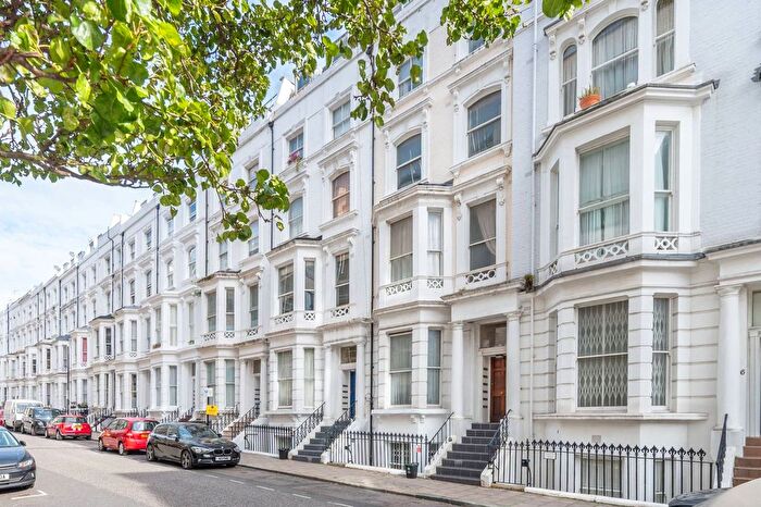 2 Bedroom Flat For Sale In Hatherley Grove, Queensway, London, W2
