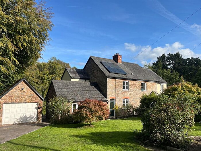 3 Bedroom Semi-Detached House For Sale In Waterrow, Taunton, TA4