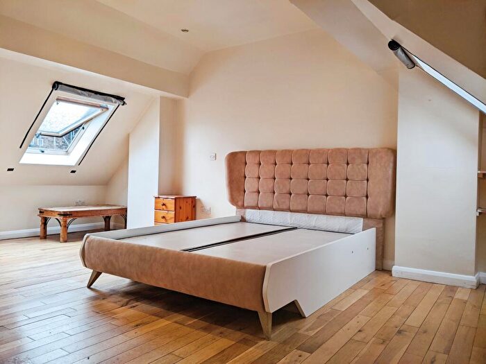 Studio To Rent In Croydon Road, Wallington, SM6