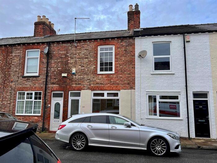 2 Bedroom Town House To Rent In Upper Newborough Street, York, YO30