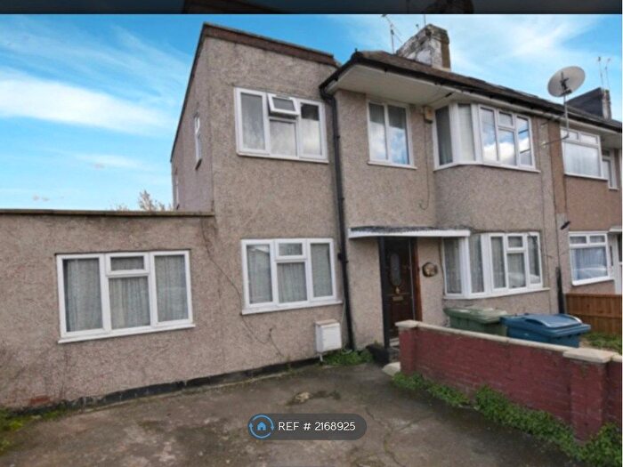 2 Bedroom Maisonette To Rent In Rayners Lane, Harrow, HA2