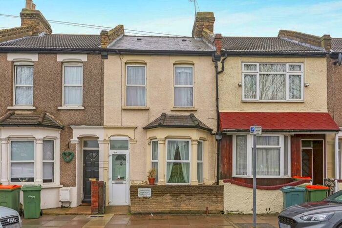 2 Bedroom House To Rent In Star Lane, Canning Town, E16