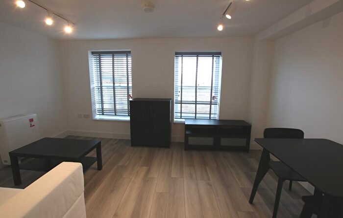 1 Bedroom Flat To Rent In High Street, Barnet, EN5