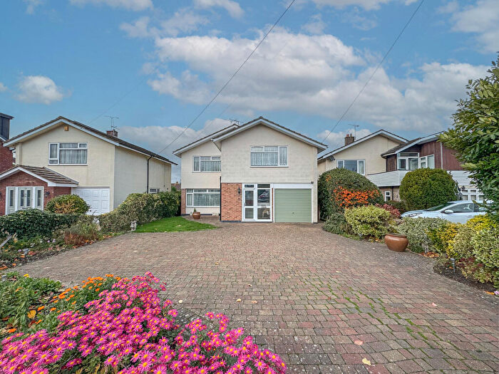 5 Bedroom Detached House For Sale In Main Road, Hockley, SS5