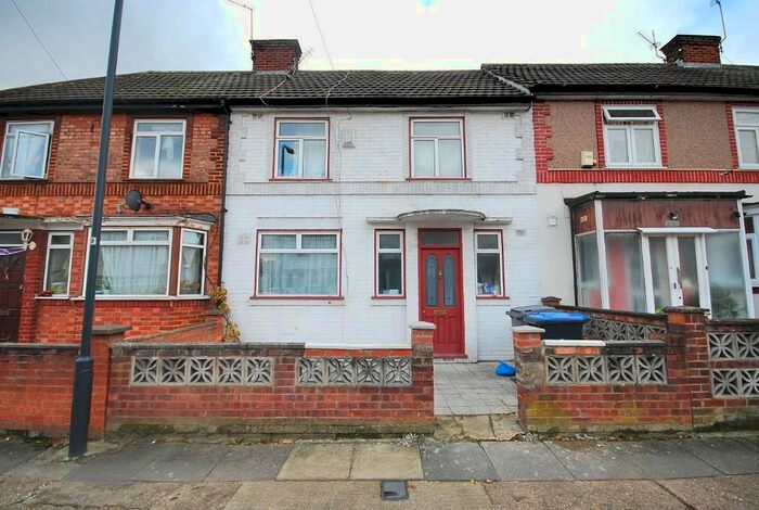 4 Bedroom Terraced House To Rent In Fulwood Avenue, Wembley, Middlesex, HA0