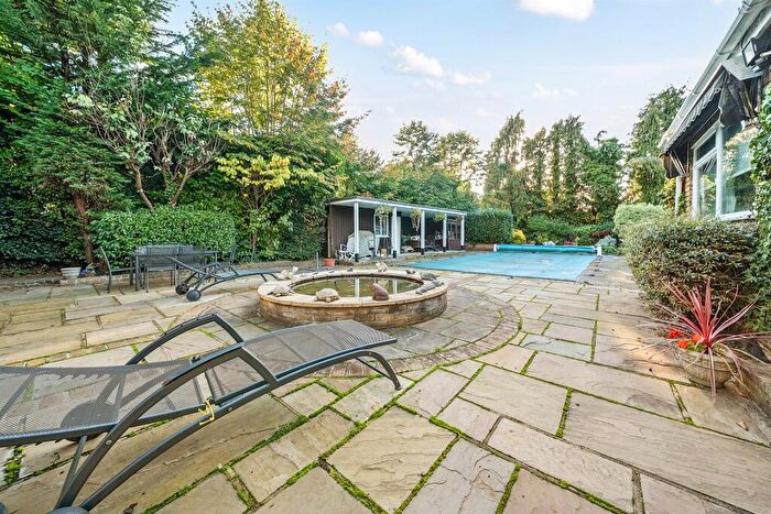 4 Bedroom Detached Bungalow For Sale In Beaumont Avenue, St. Albans, AL1