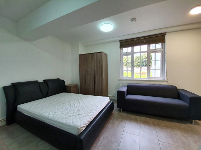 Studio To Rent In Burnside Road, Dagenham, RM8