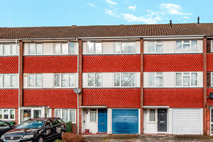 3 Bedroom Terraced House For Sale In Upwood Road, Lee, SE12