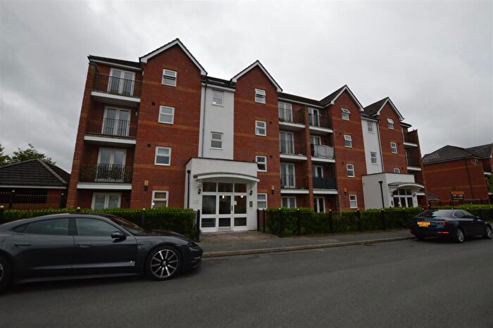 2 Bedroom Flat For Sale In Oakcliffe Road, Manchester, M23