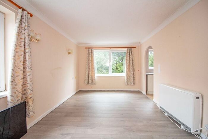 1 Bedroom Flat For Sale In Homewater House, Hulbert Road, Waterlooville, PO7