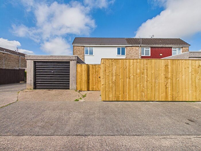 2 Bedroom End Terrace House To Rent In Sandford Close, Hull, Yorkshire, HU7