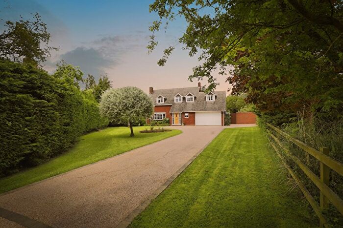 4 Bedroom Detached House For Sale In Kinnersley, Severn Stoke, Worcester, WR8