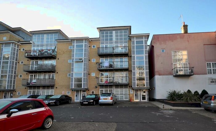 2 Bedroom Flat To Rent In Malt House Place Romford Essex, RM1