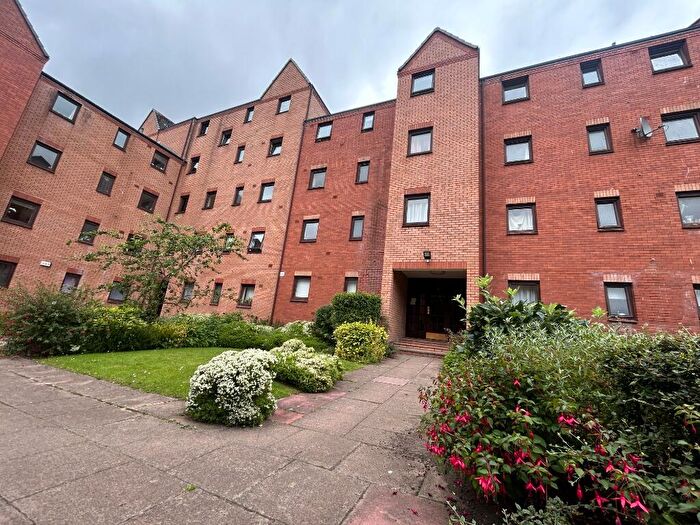 2 Bedroom Flat To Rent In Albion Street, Albion Gate, Merchant City, Glasgow, G1