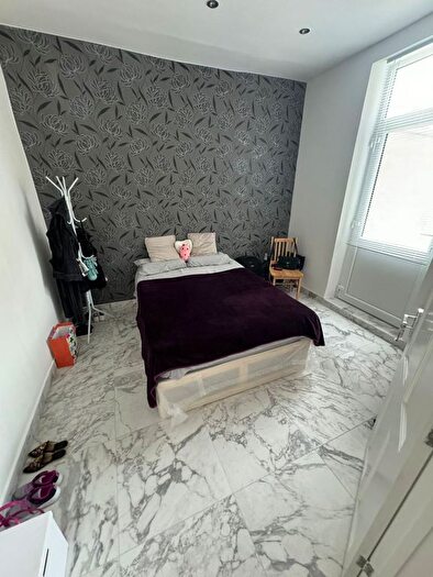 3 Bedroom Terraced House To Rent In Walsingham Road, London, E5