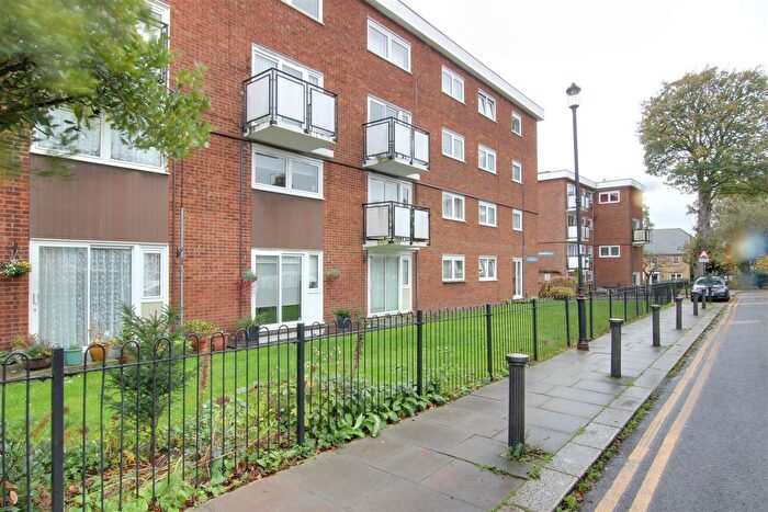 1 Bedroom Flat To Rent In Wilson Street, London, N21